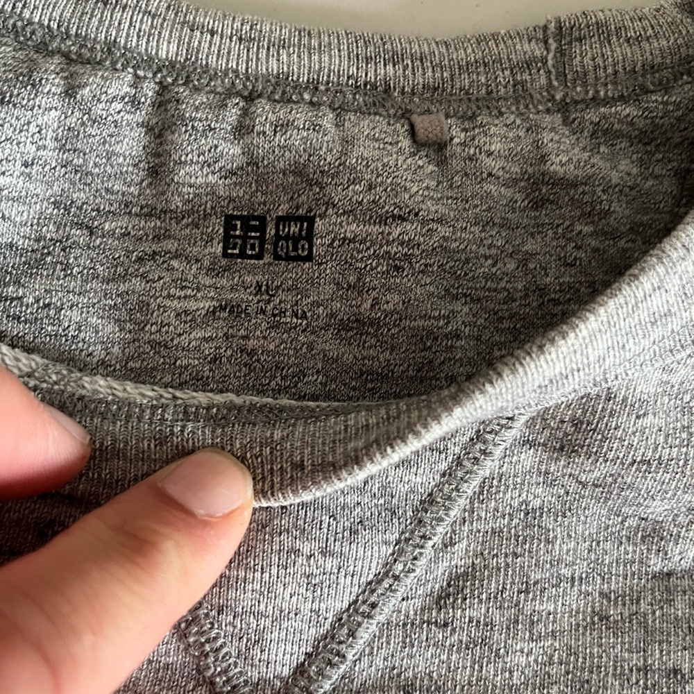 Unisex Gray Crewneck Sweater Uniqlo size xl - Picture 5 of 8